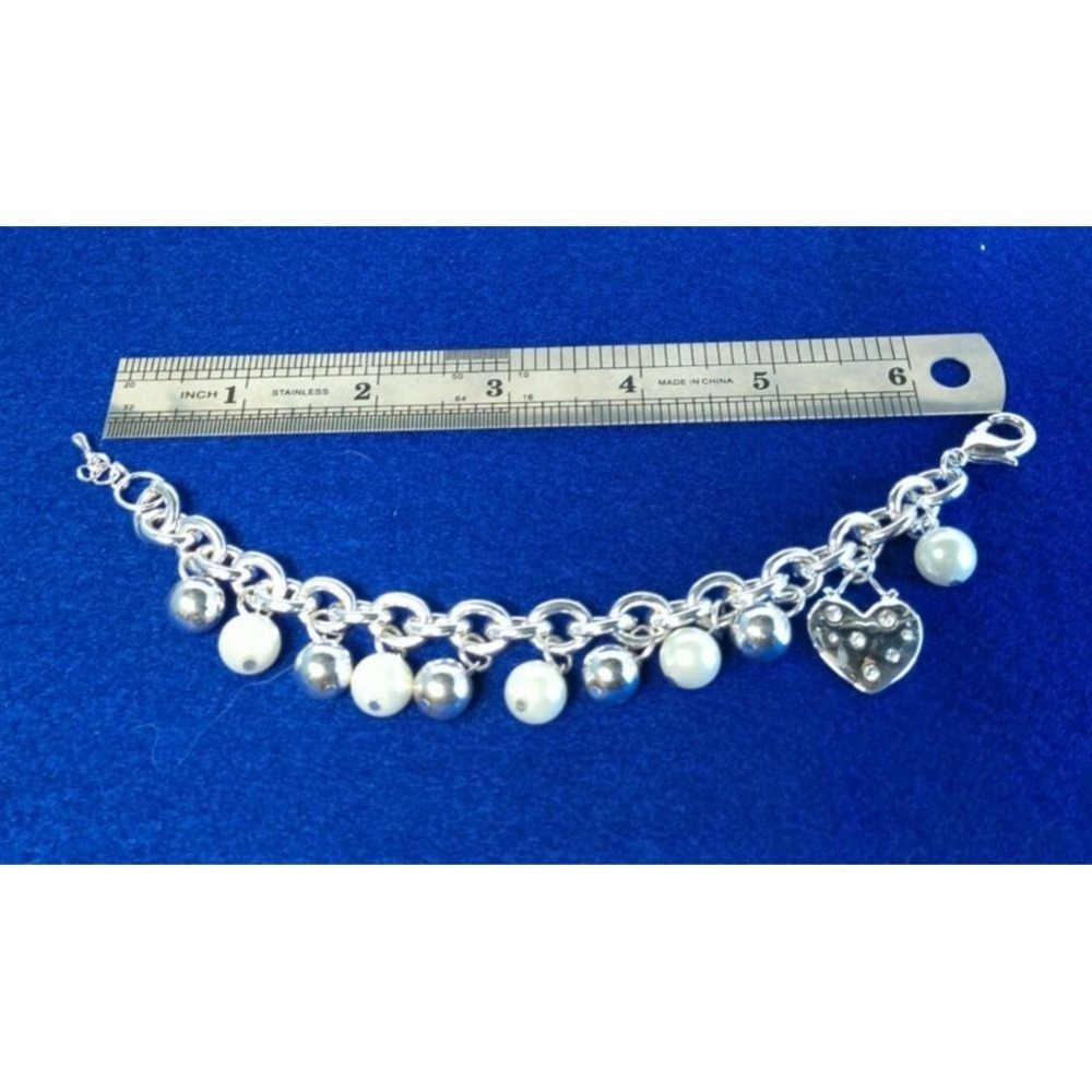 CHRISTOPHER & BANKS Bracelet Women 7-8" Silver Faux Pearl Heart Charm Crystal - Picture 3 of 6